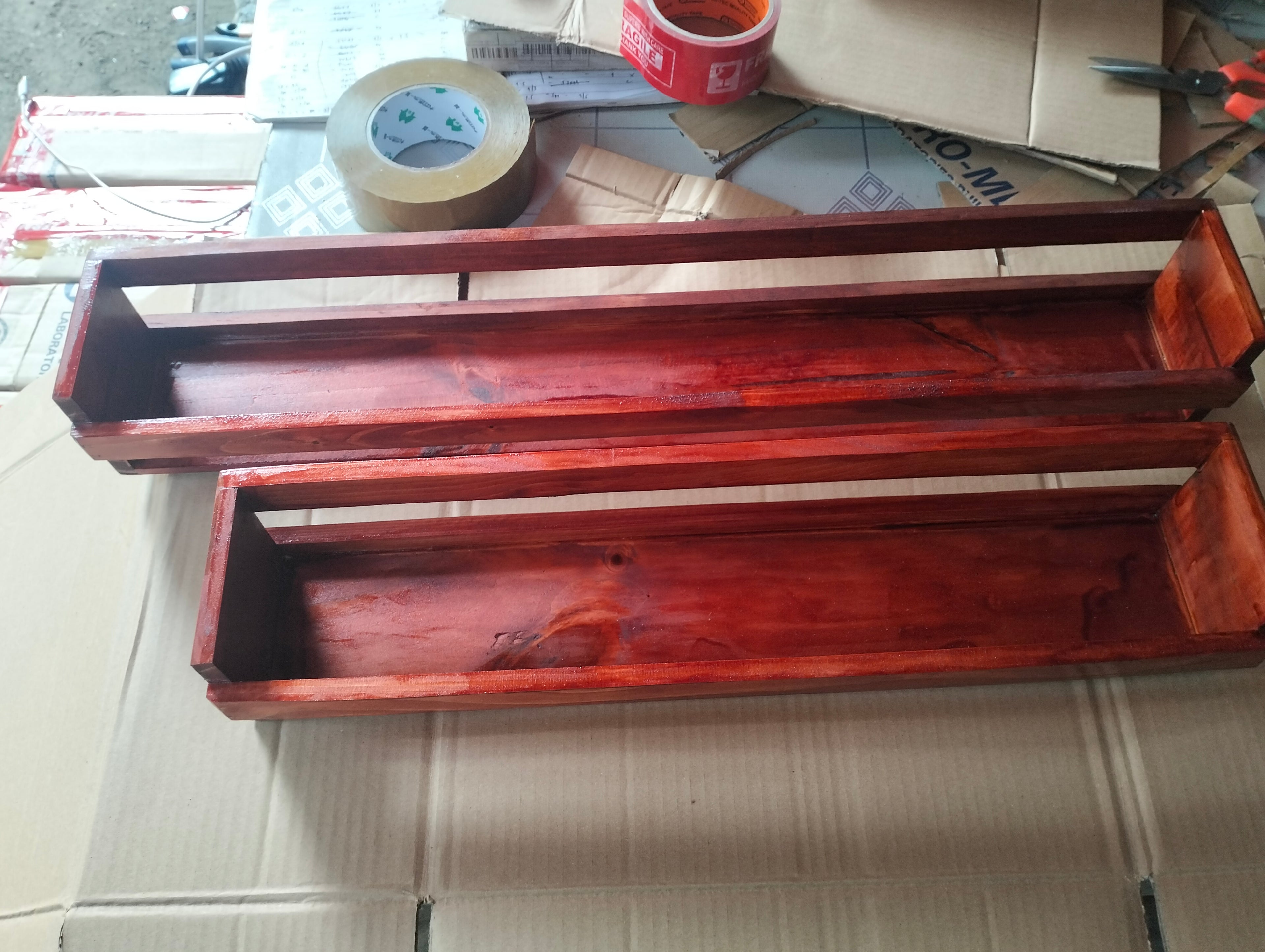 Wooden Kitchen Rack with Mahogany Varnish made in Palochina Wood